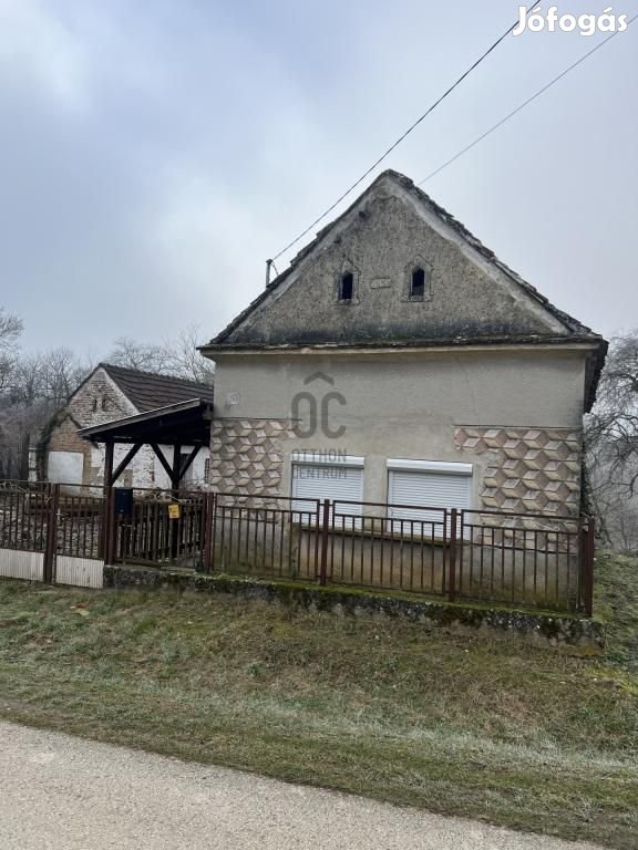 Eladó 45 nm-es ház Iharos