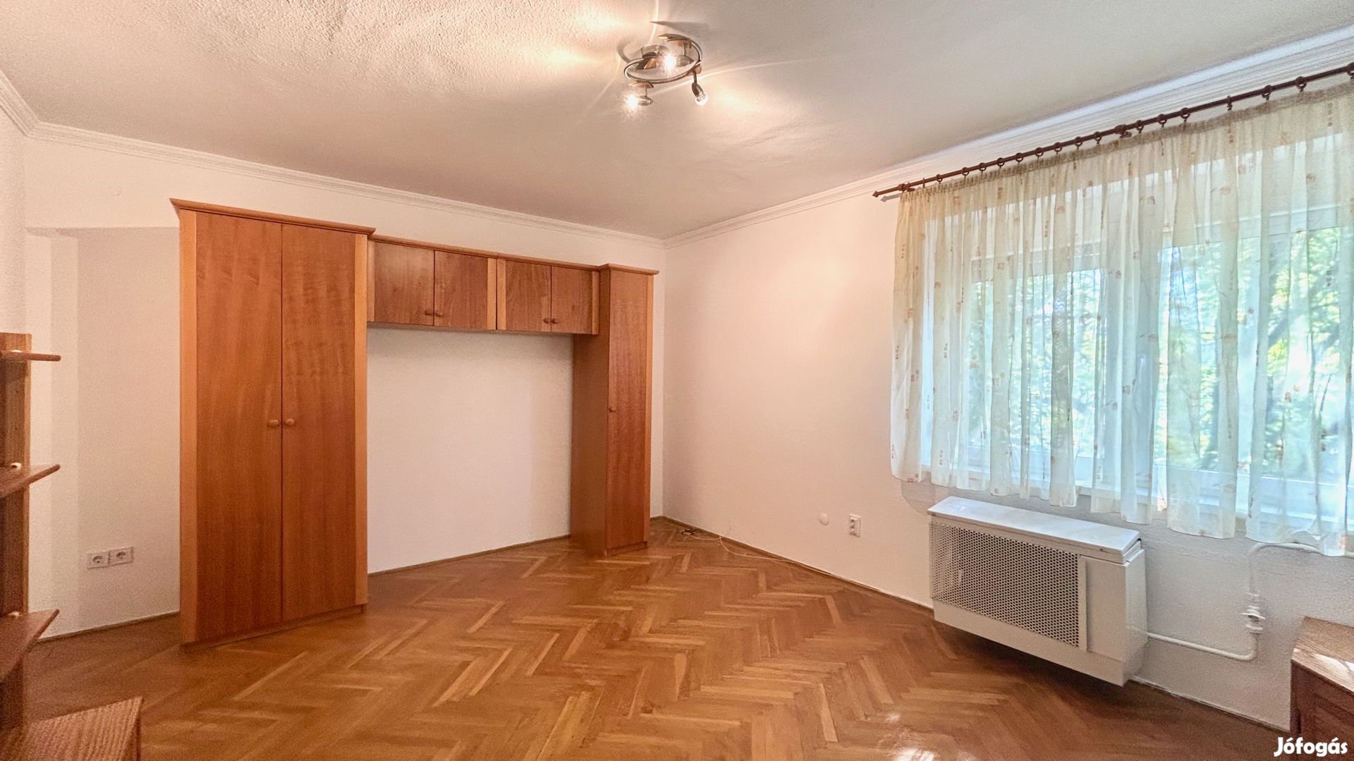 Eladó 46 m2 tégla lakás, Debrecen