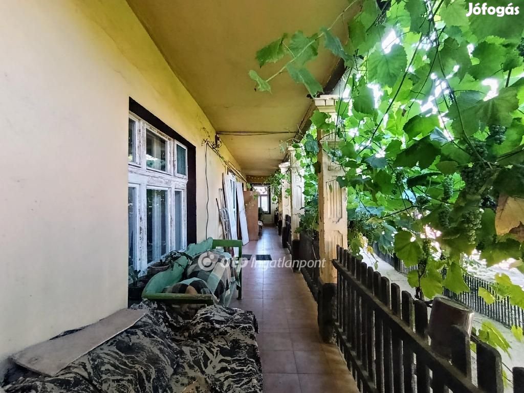 Eladó 46 nm-es ház Jászfényszaru