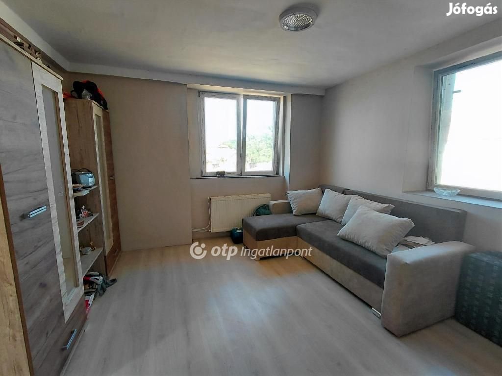 Eladó 49 nm-es ház Jászfényszaru