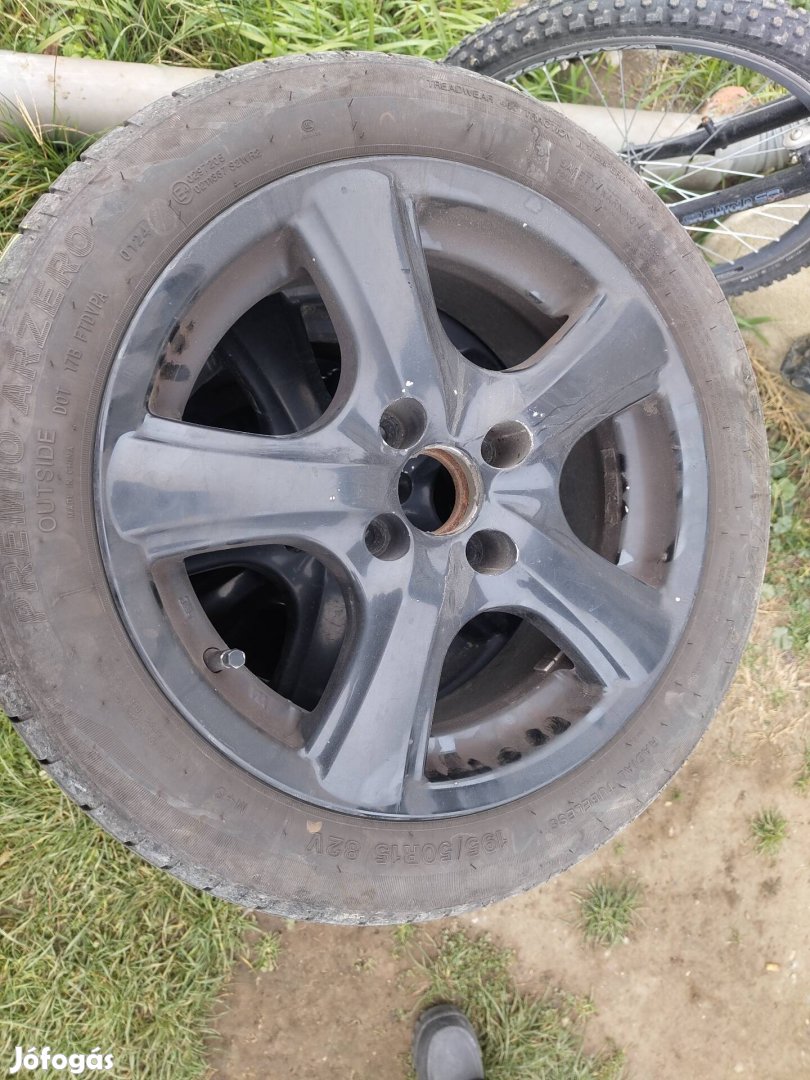 Eladó 4*100  alufelni 195/50 R15 nyári gumival 