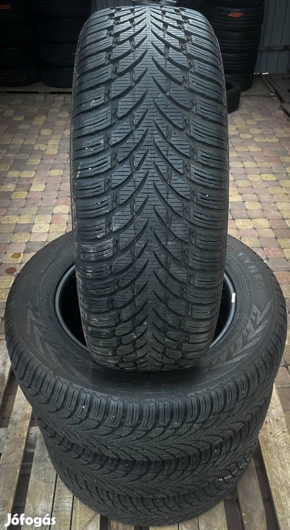 Eladó 4 darab Nokian WR SUV4 235/65R18 téli gumi