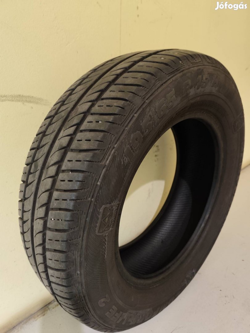 Eladó 4 darab Semperit 195/65 R15 nyári gumi.