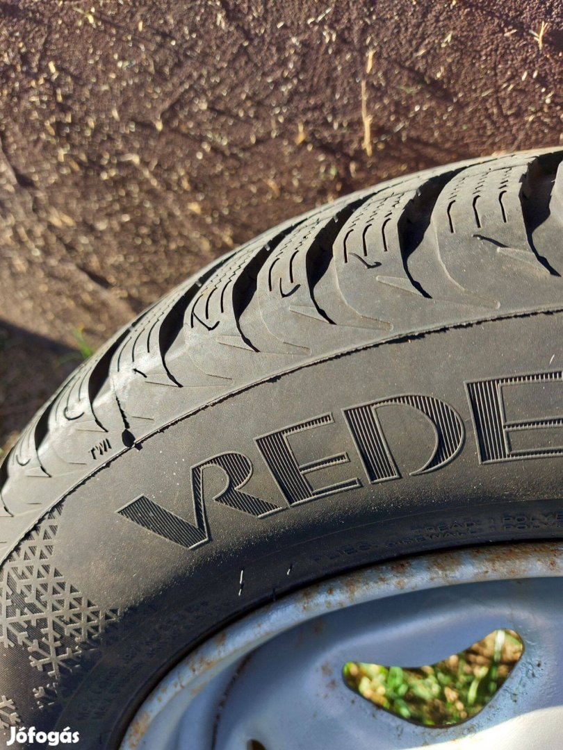 Eladó 4 db 13-as téligumi