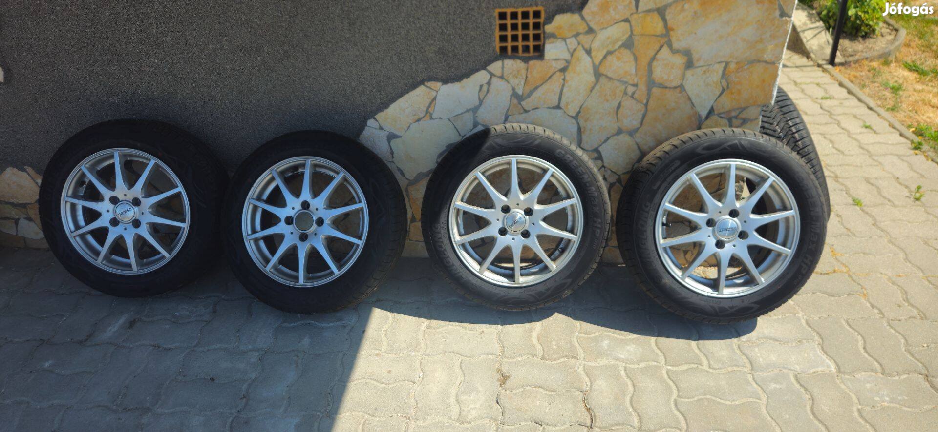 Eladó 4 db 185/60 R15 88H Linglong nyári gumi Dezent felniken