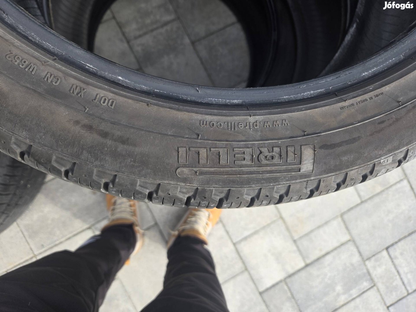 Eladó 4 db 4 évszakos gumi.
