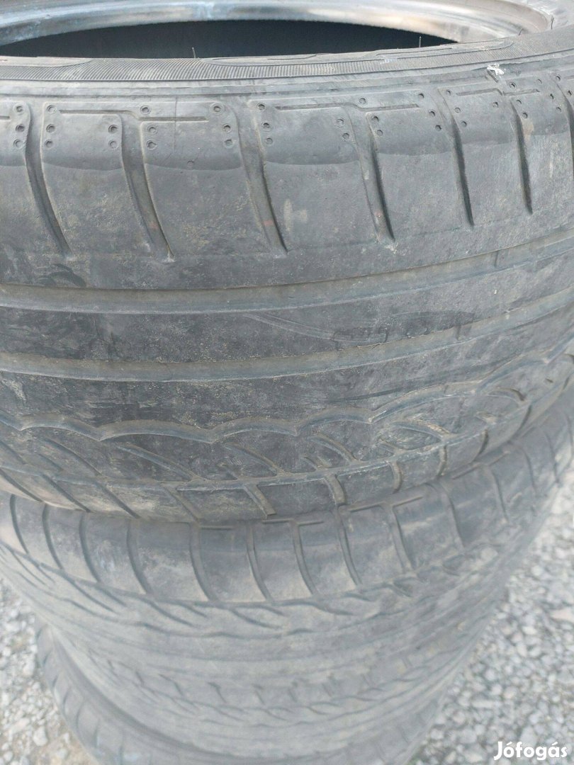 Eladó 4 db Dunlop 235/55R17 nyári gumi!