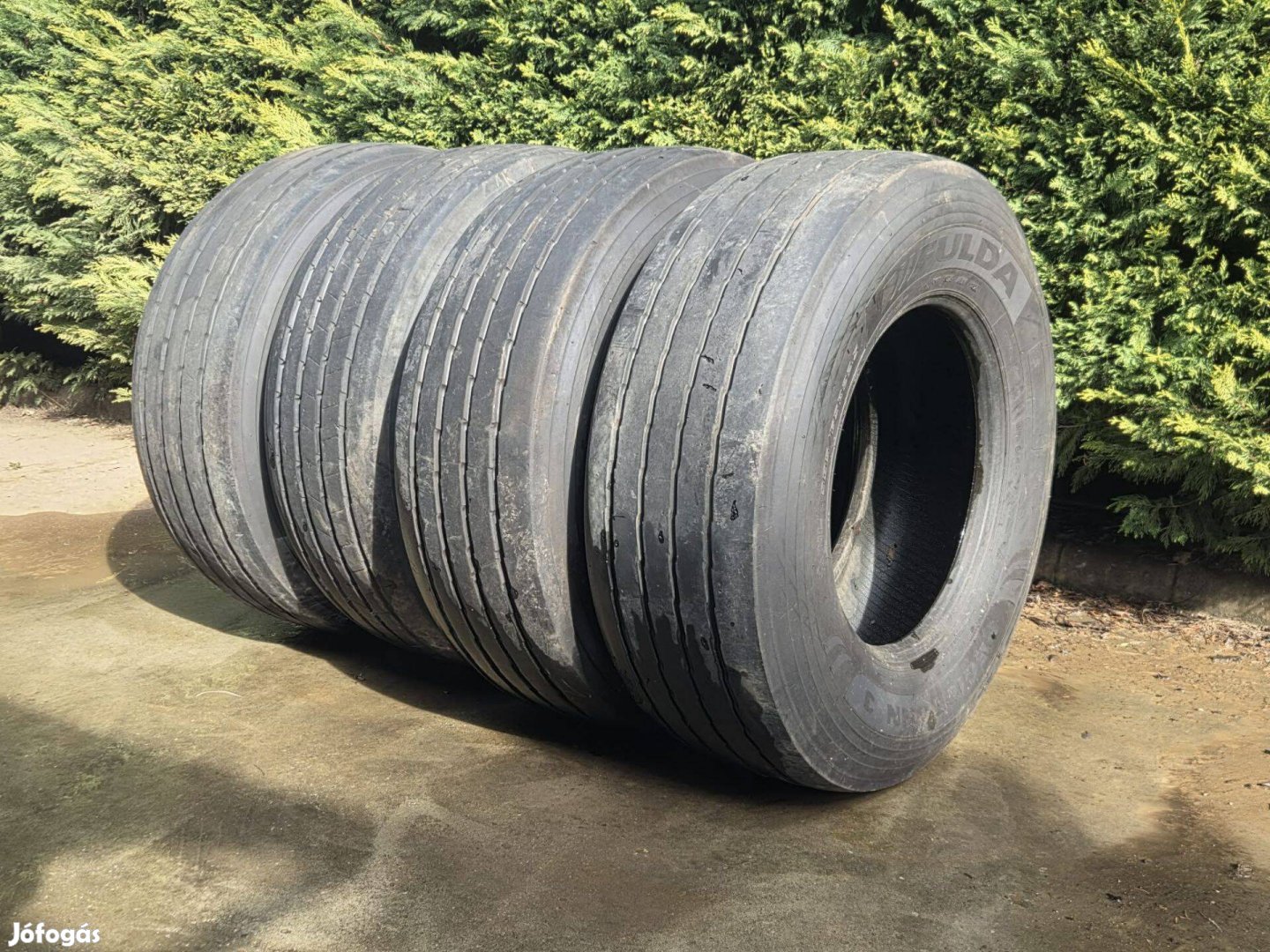 Eladó 4 db Fulda 38565 R22.5 gumiköpeny jó állapotban