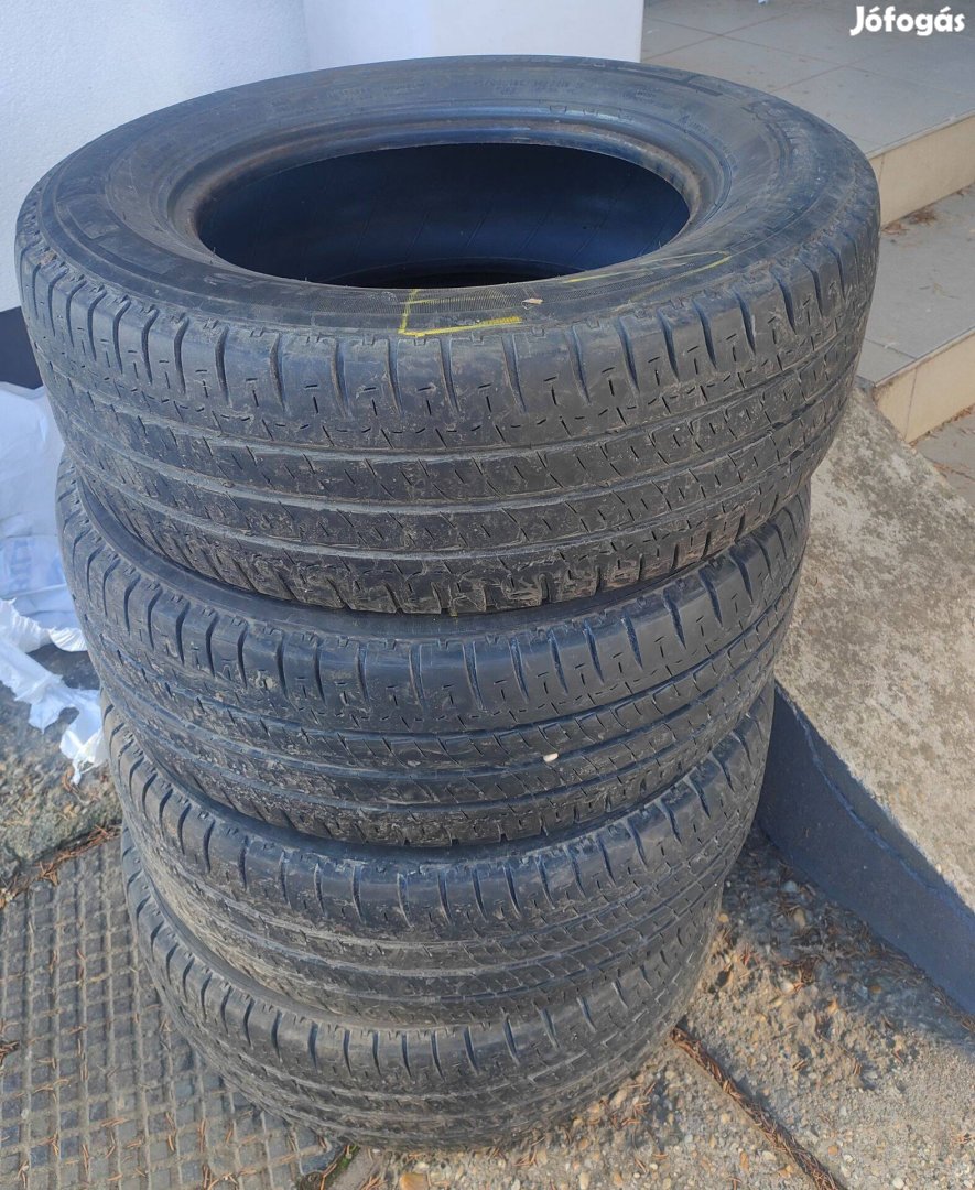 Eladó 4 db Hankook vantra 215/65 r16 c nyári gumi