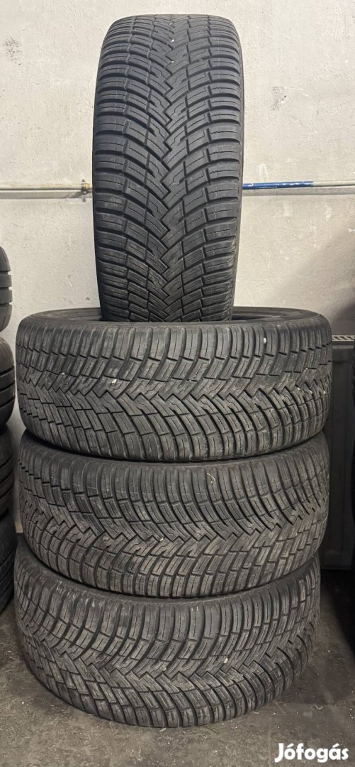 Eladó 4 db Pirelli All Season 235/45R17 90%-os 2023-as!