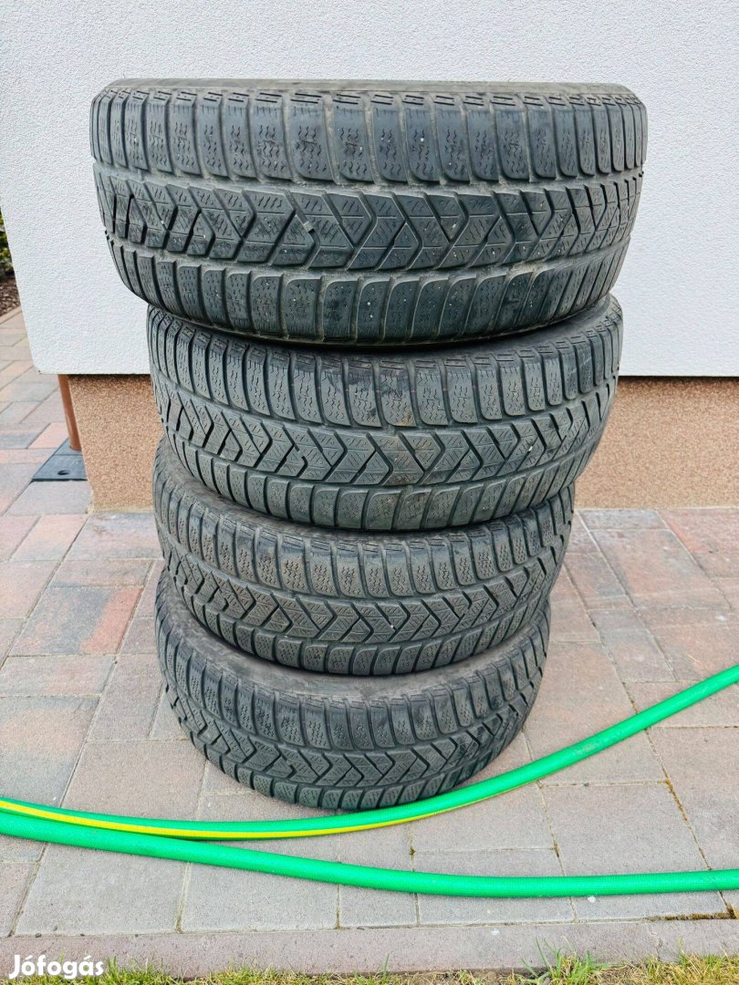 Eladó 4 db Pirelli használt Téli gumi