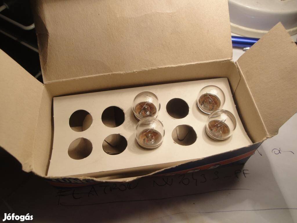 Eladó 4 db TUNGSRAM 12 V 10 W izzó