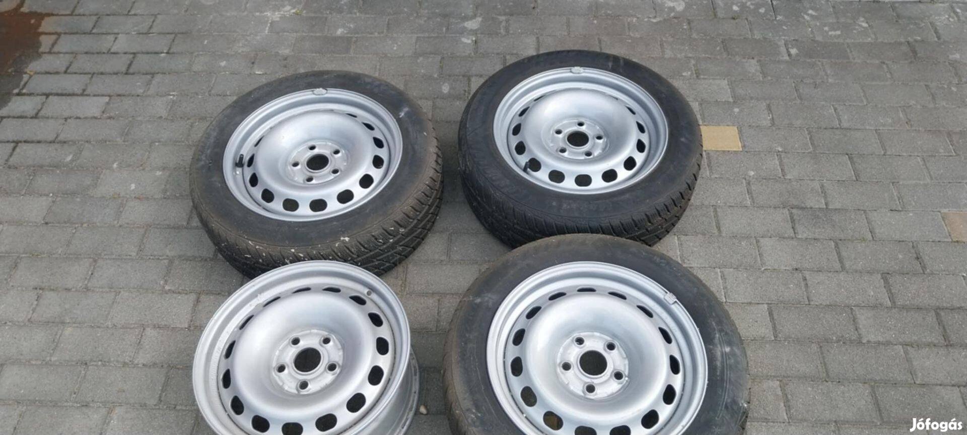 Eladó 4 db acél felni gumival 205/55 16 Volkswagen