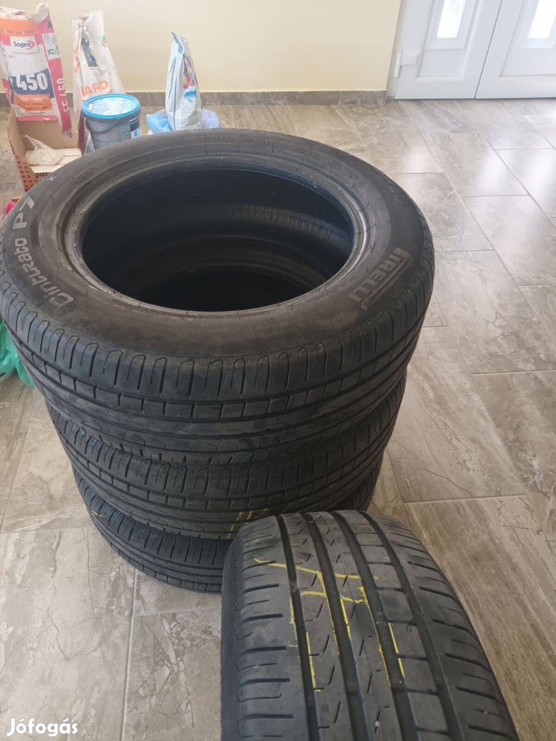 Eladó 4 db defekttűrő 235/60 R17-Es Pirelli Nyári Gumi