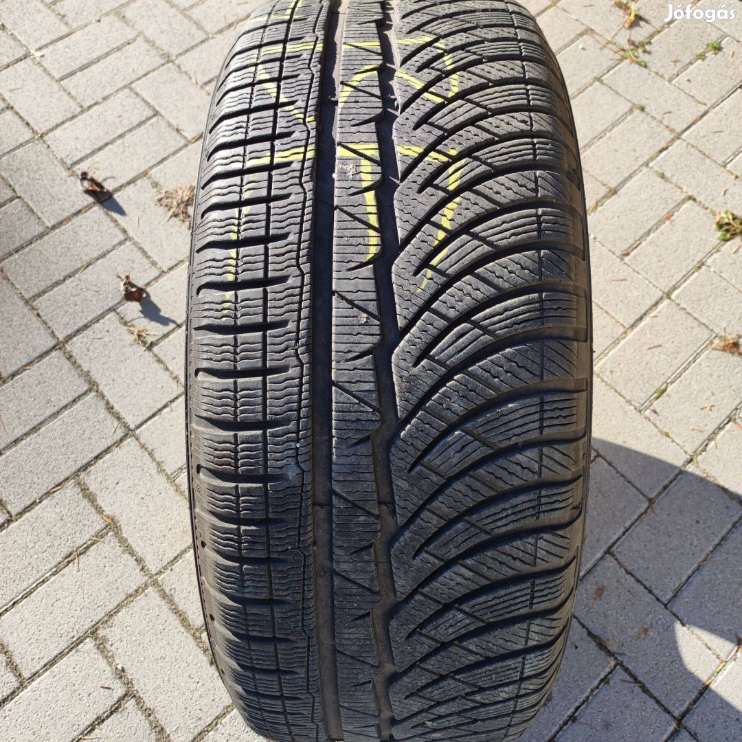 Eladó 4 db jó állapotú 245/50r18 téli gumi BMW alufelnivel