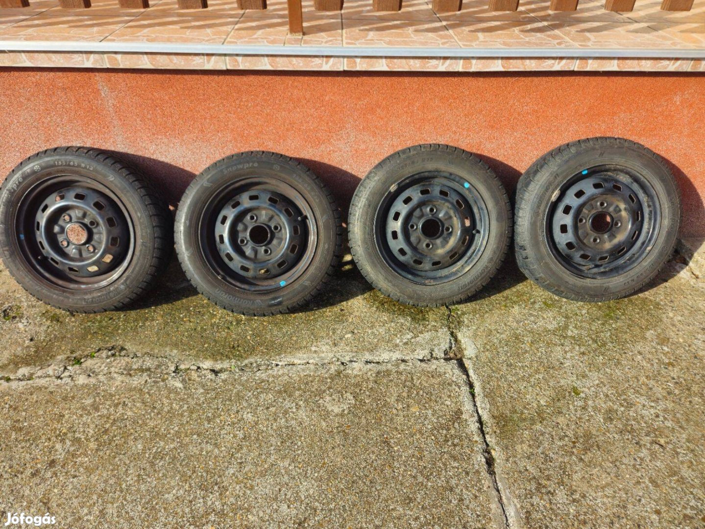 Eladó 4 db lemezfelni téligumival
