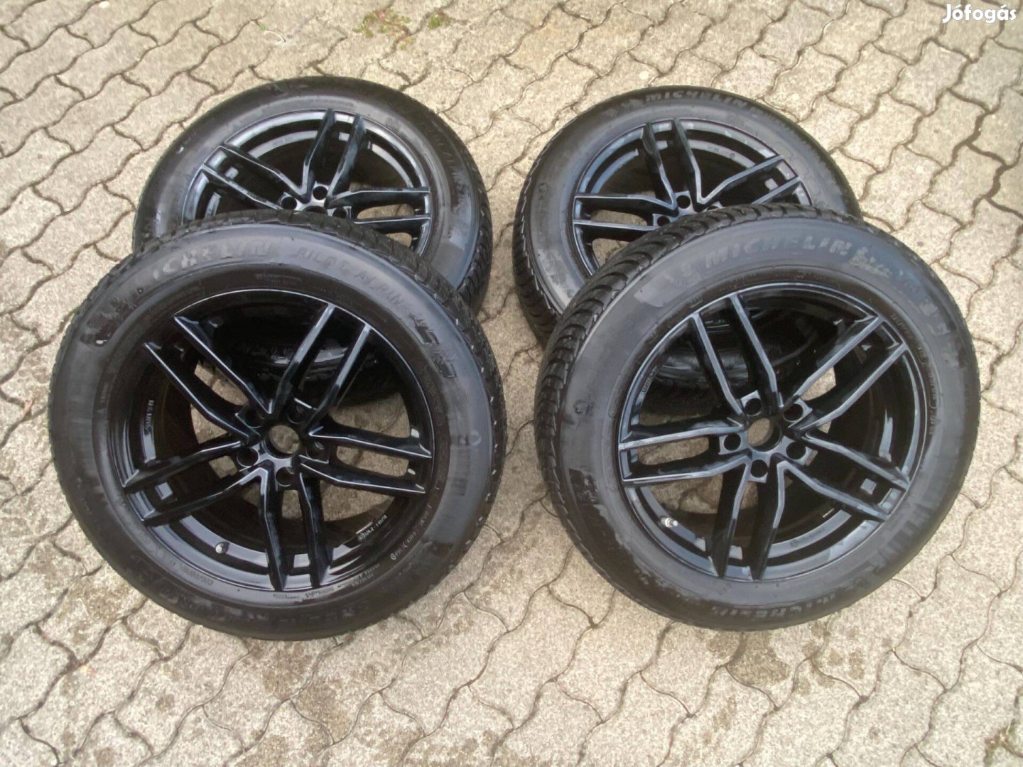 Eladó 4 db szinte új Michelin téli gumi alufelnin, 225/60R18