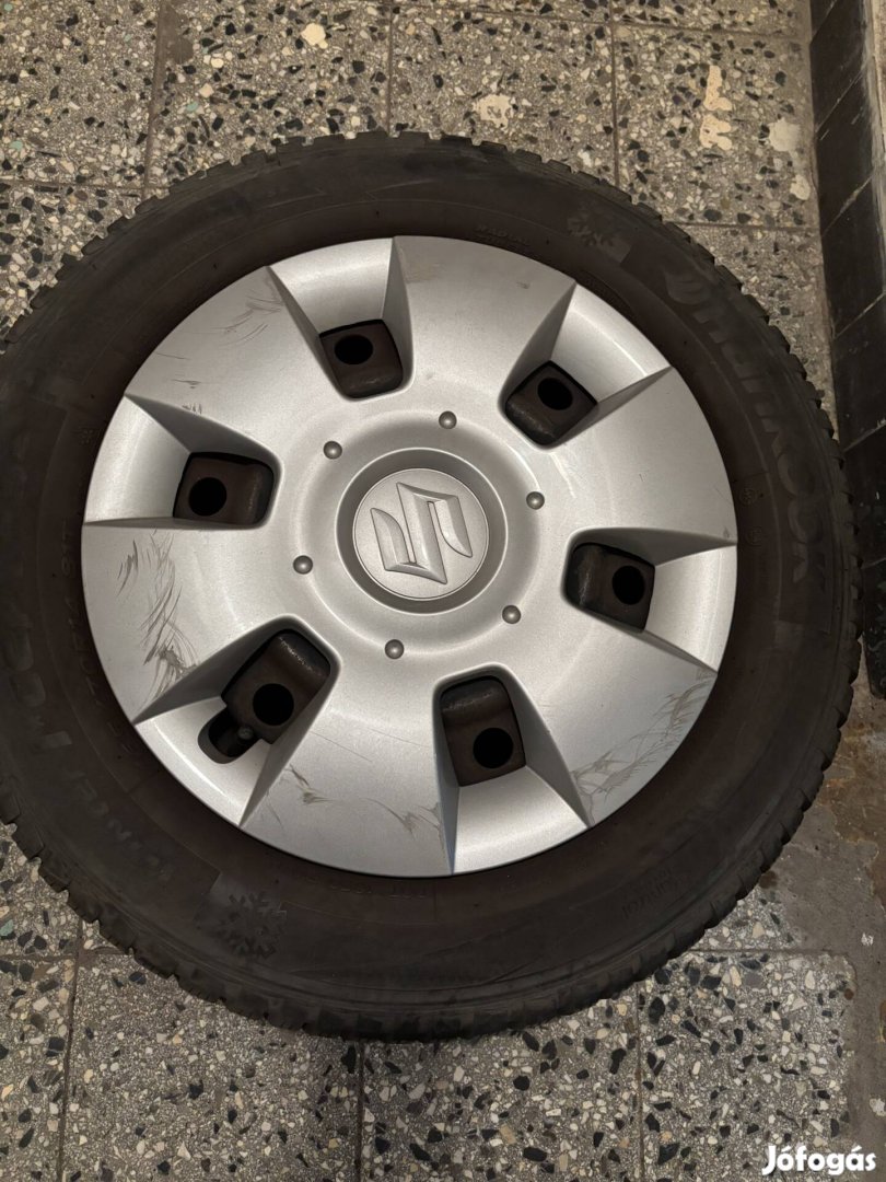 Eladó 4 db téli gumi  felnivel