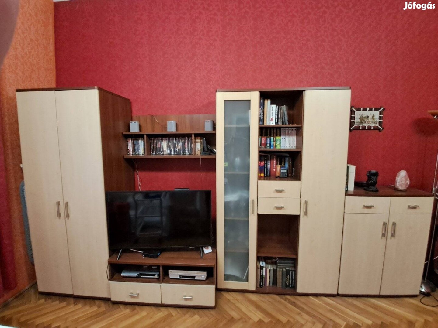 Eladó 4 részes nappali szekrény, szekrénysor