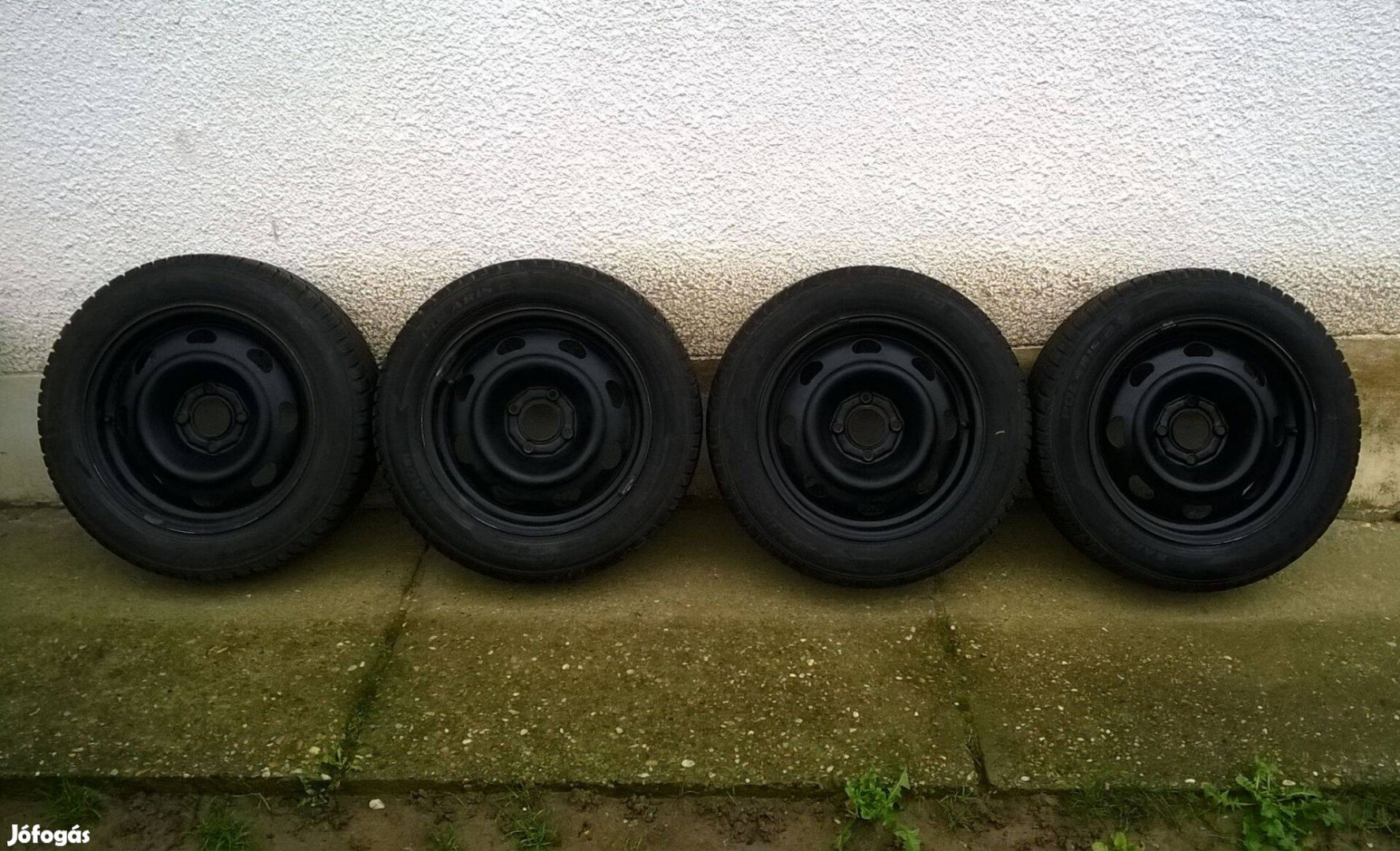 Eladó 4db 15-ös 4x108-as Peugeot,Citroen Lemez 185 60R15 téli gumival