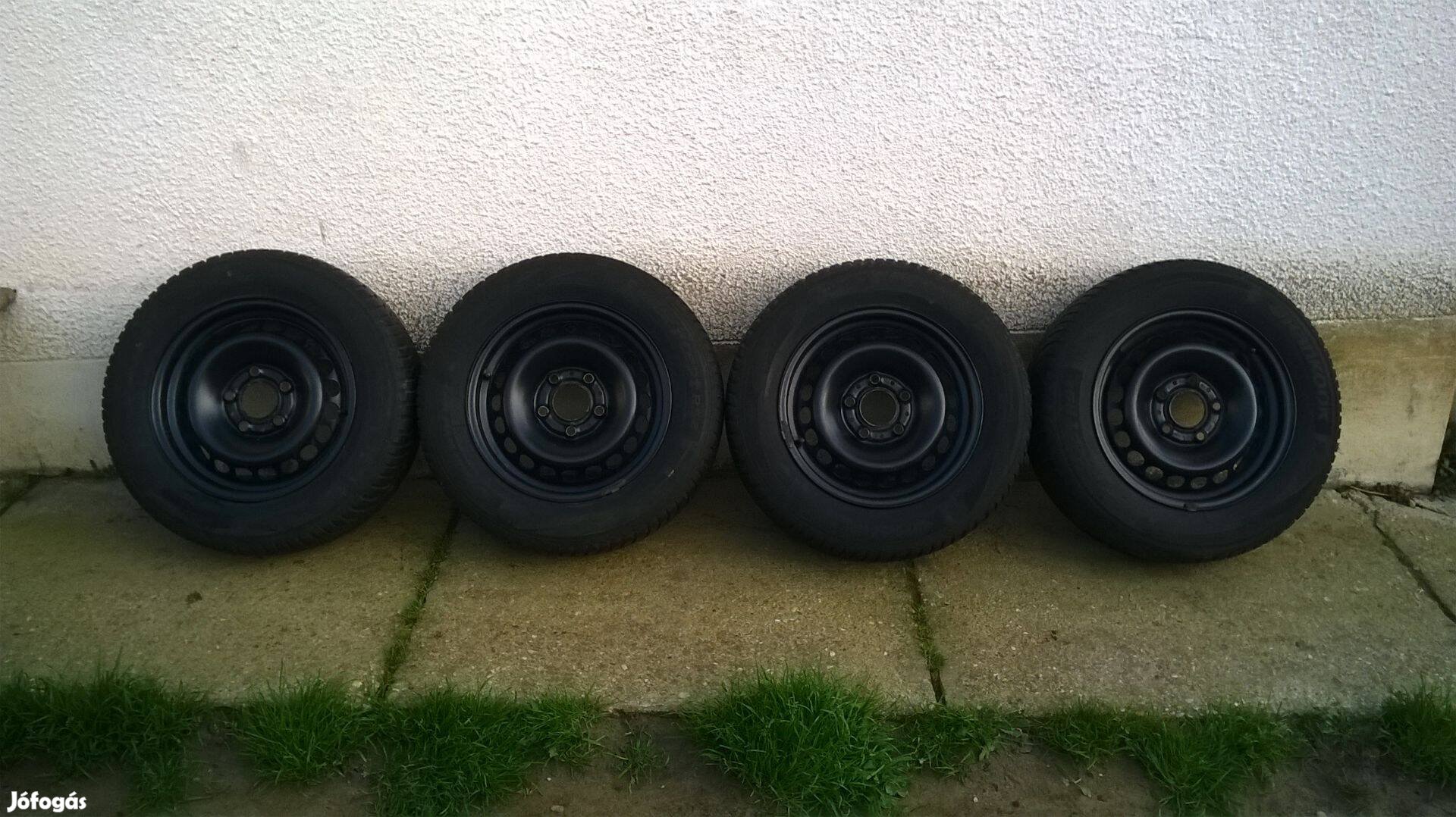 Eladó 4db 15-ös 5x120as BMW lemezfelni 195 65r15 Hankook téli gumival