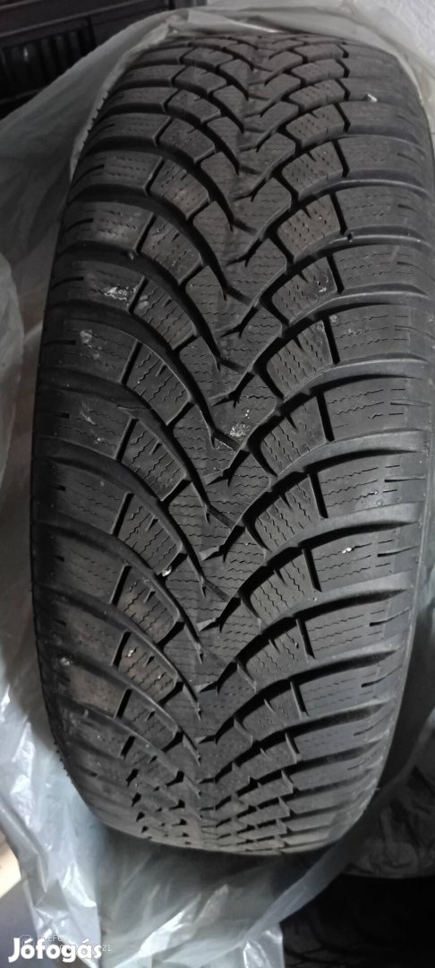 Eladó 4db Falken 215*65R17 Autó gumi