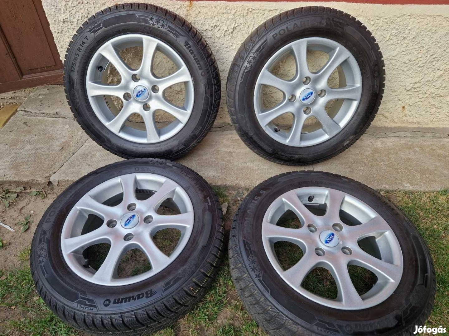 Eladó 4db Ford  Fiesta  felni Barum téligumival
