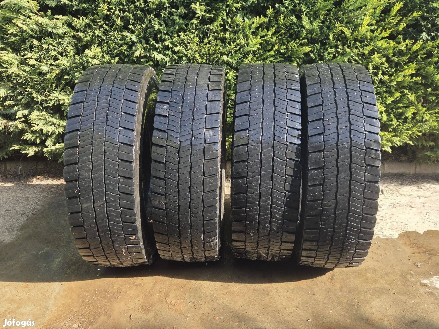 Eladó 4db Michelin 315 80 R 22.5