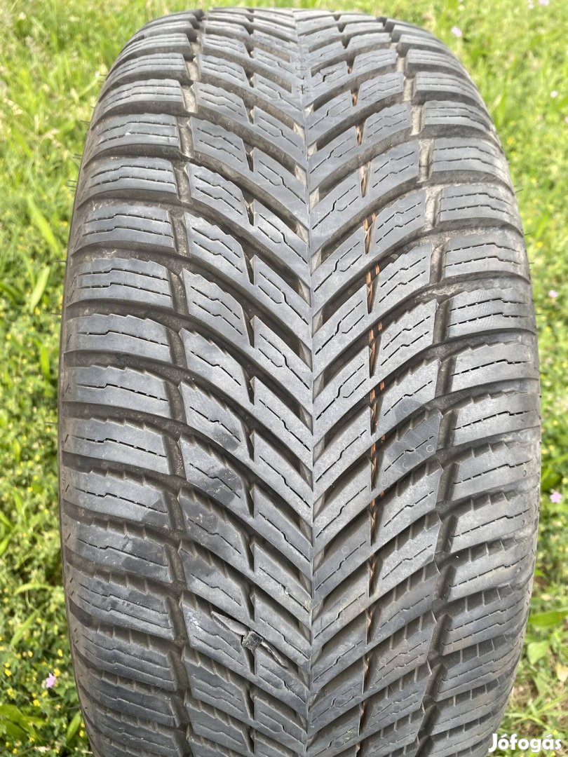 Eladó 4db Nokian 4 évszakos gumi 215/45 R17