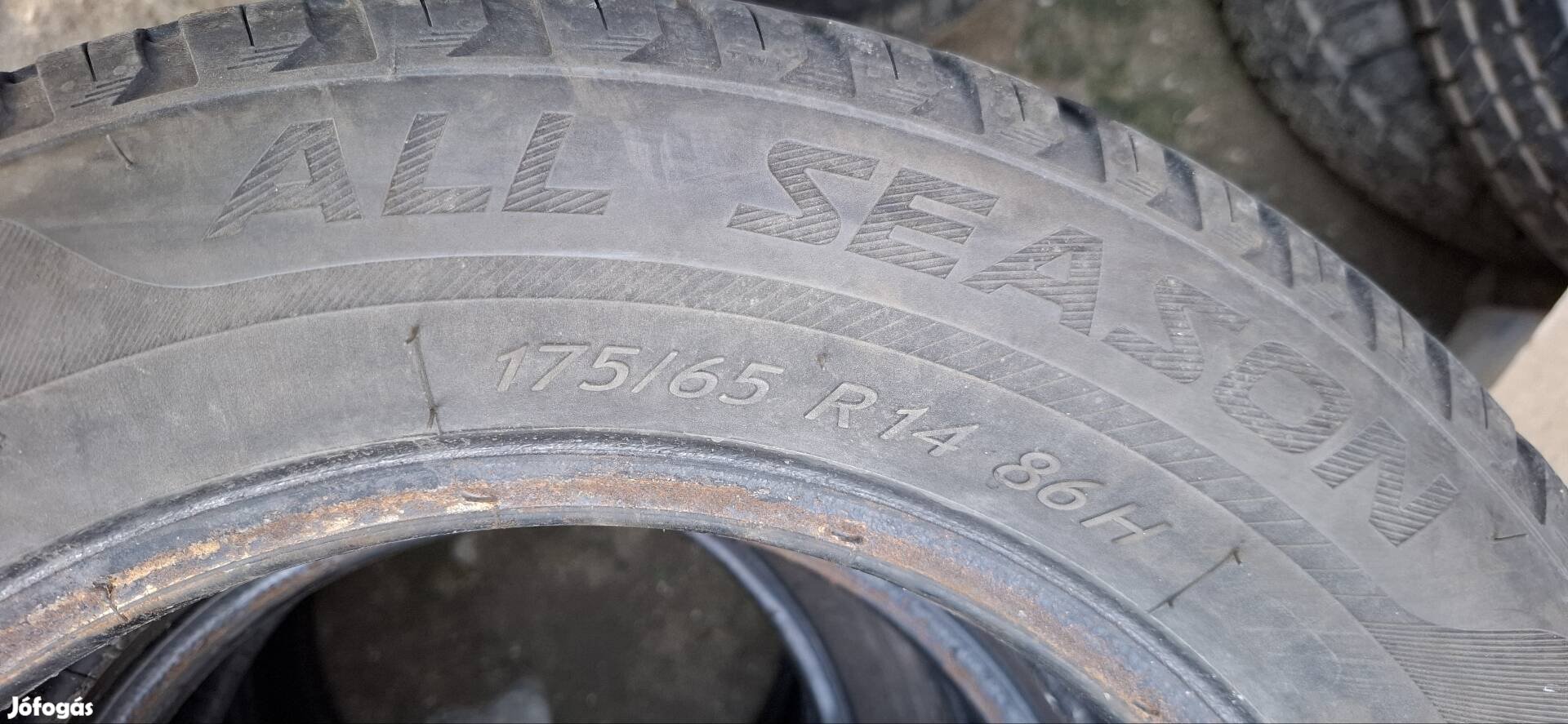 Eladó 4db Párban ALL Season 175/65 14 es Méretben Nyári Gumi 