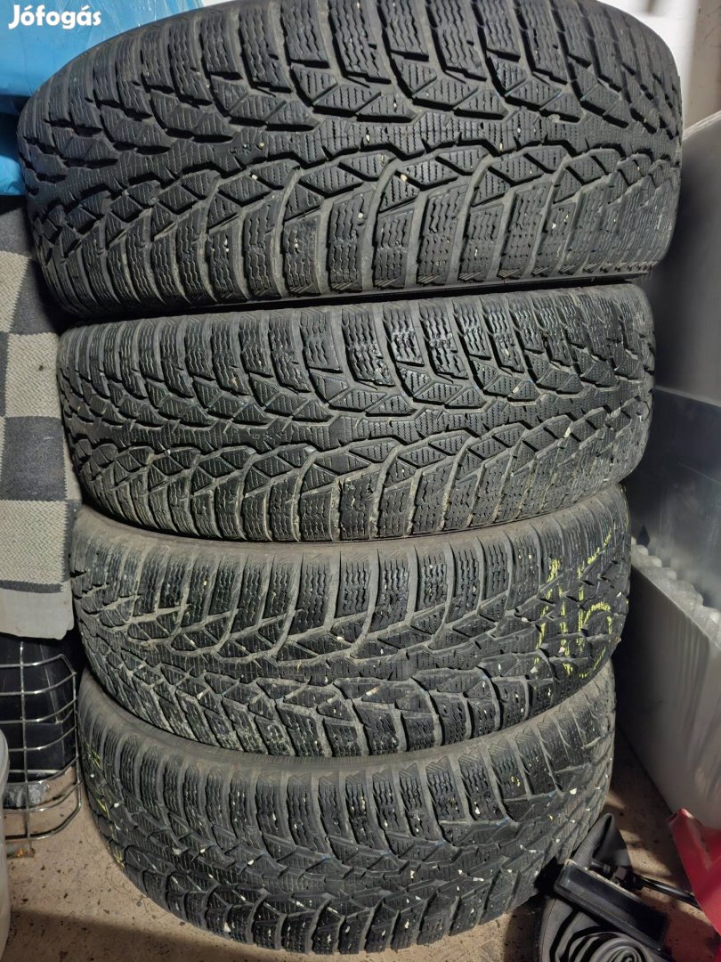 Eladó 4db téligumi 195/65 R15 méretben.
