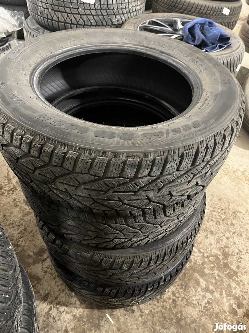 Eladó 4db téligumi 225/65R17