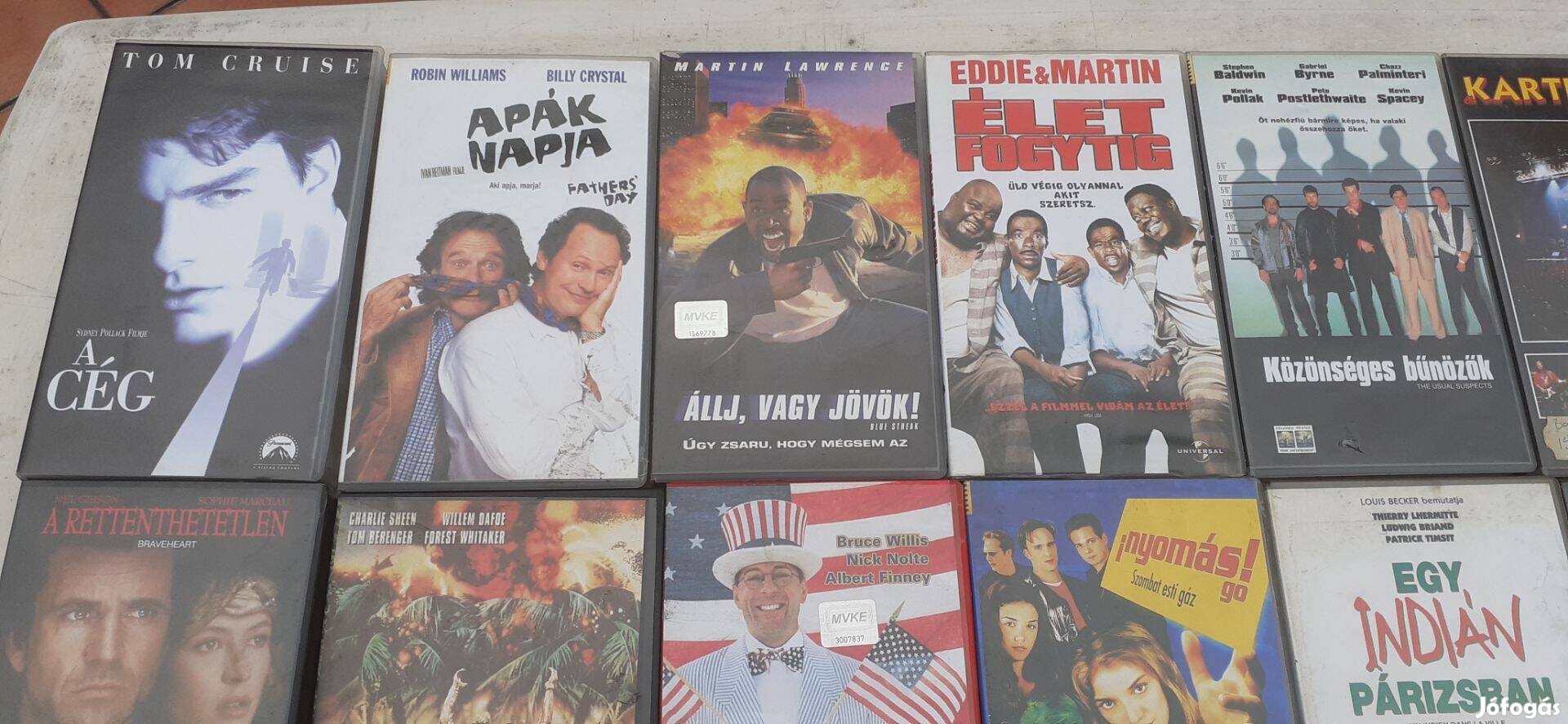 Eladó 50 db gyári műsoros videokazetta