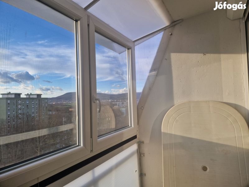 Eladó 50 m2-es lakás kertvárosban, a Nagy Imre úton