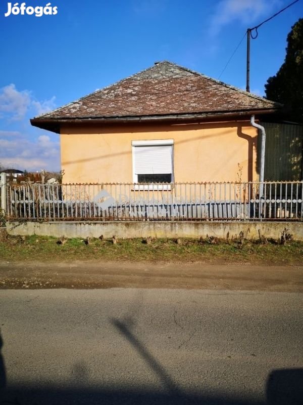 Eladó 50 nm-es ház Ibrány