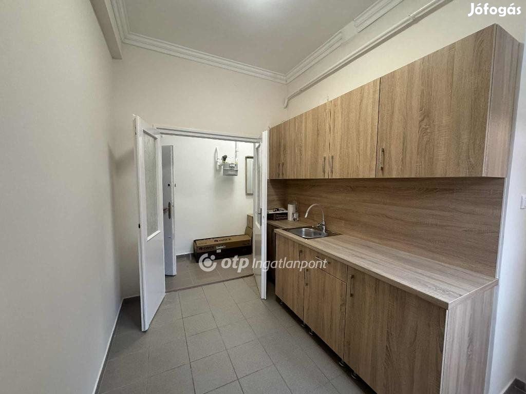 Eladó 50 nm-es lakás Debrecen