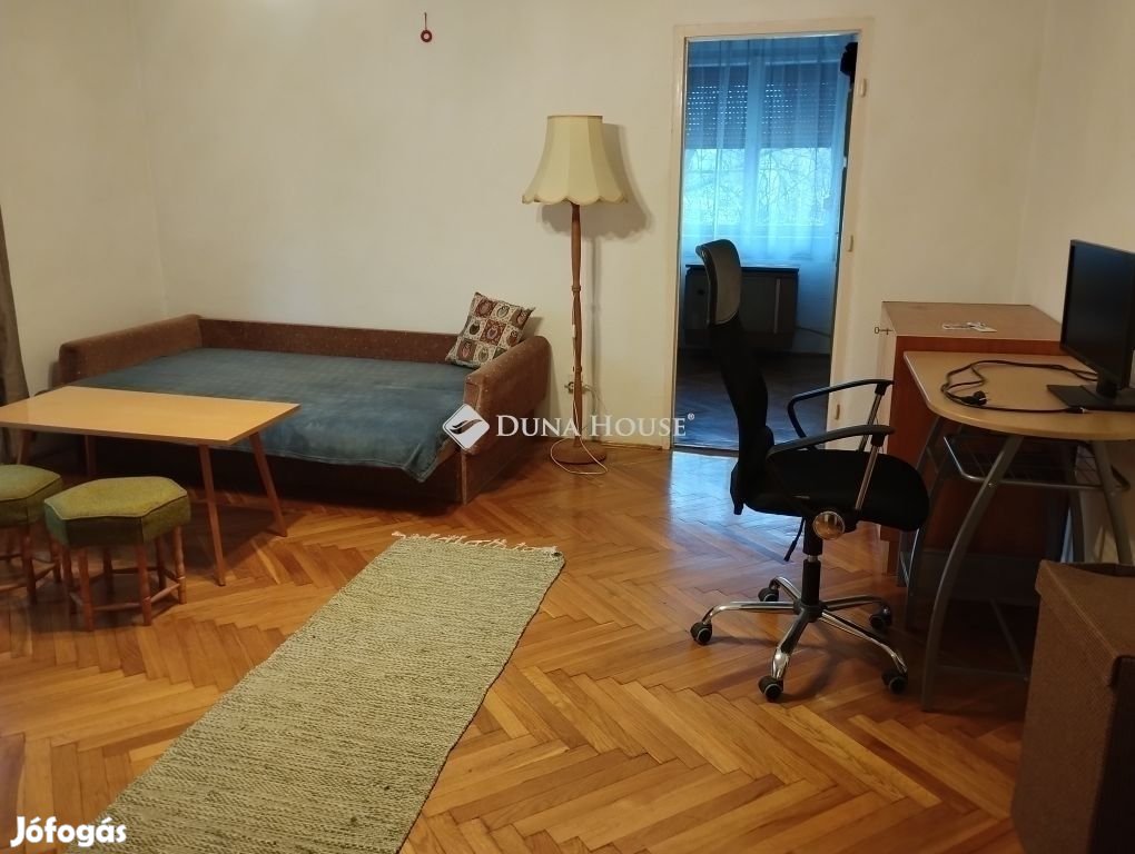 Eladó 50 nm-es lakás Székesfehérvár