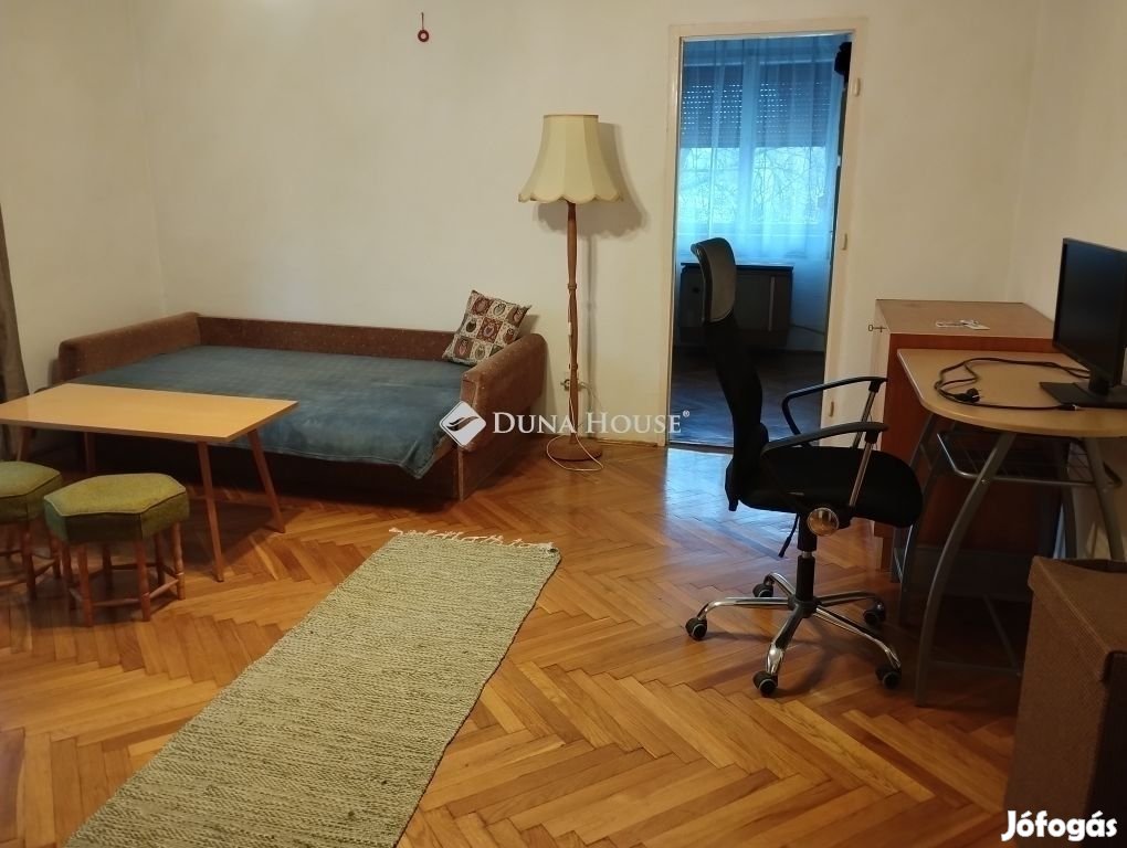 Eladó 50 nm-es lakás Székesfehérvár