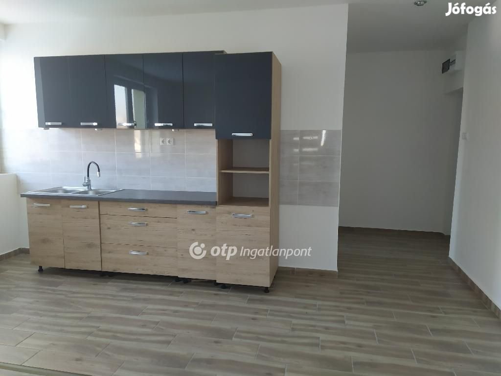 Eladó 50 nm-es lakás Verpelét