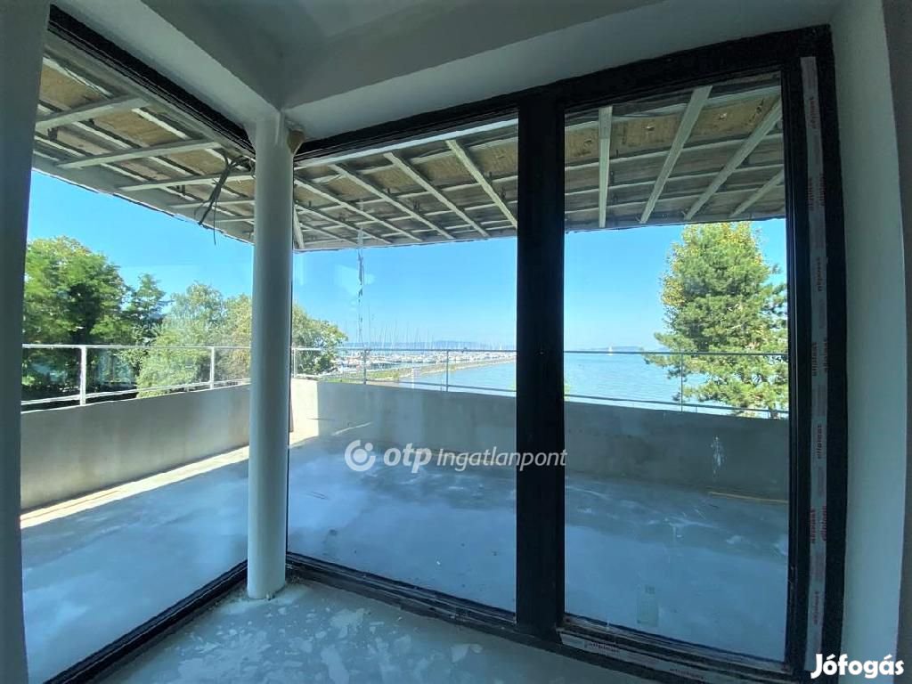 Eladó 51 nm-es lakás Balatonfenyves
