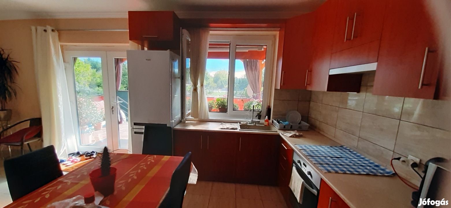 Eladó 55 nm-es Újszerű állapotú Családi ház Szeged