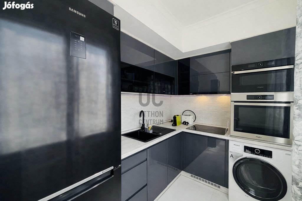 Eladó 55 nm-es lakás Cegléd