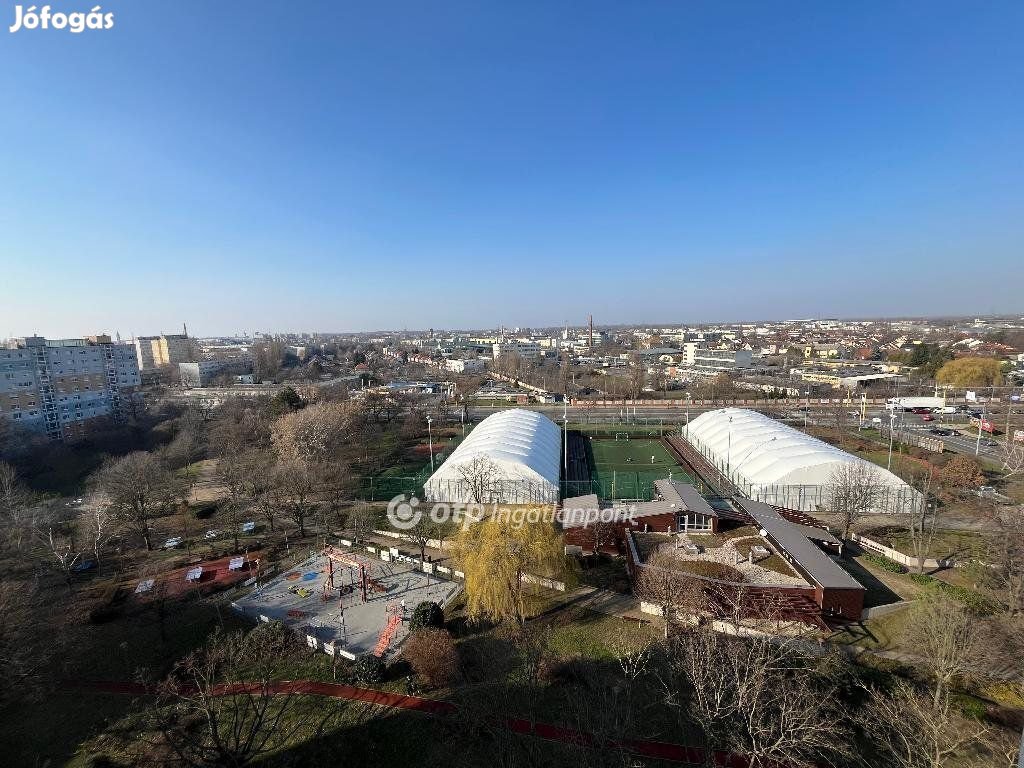 Eladó 55 nm-es lakás Győr