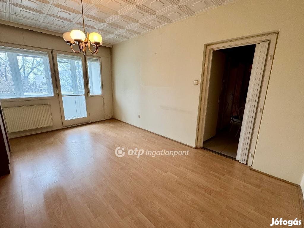 Eladó 55 nm-es lakás Győr