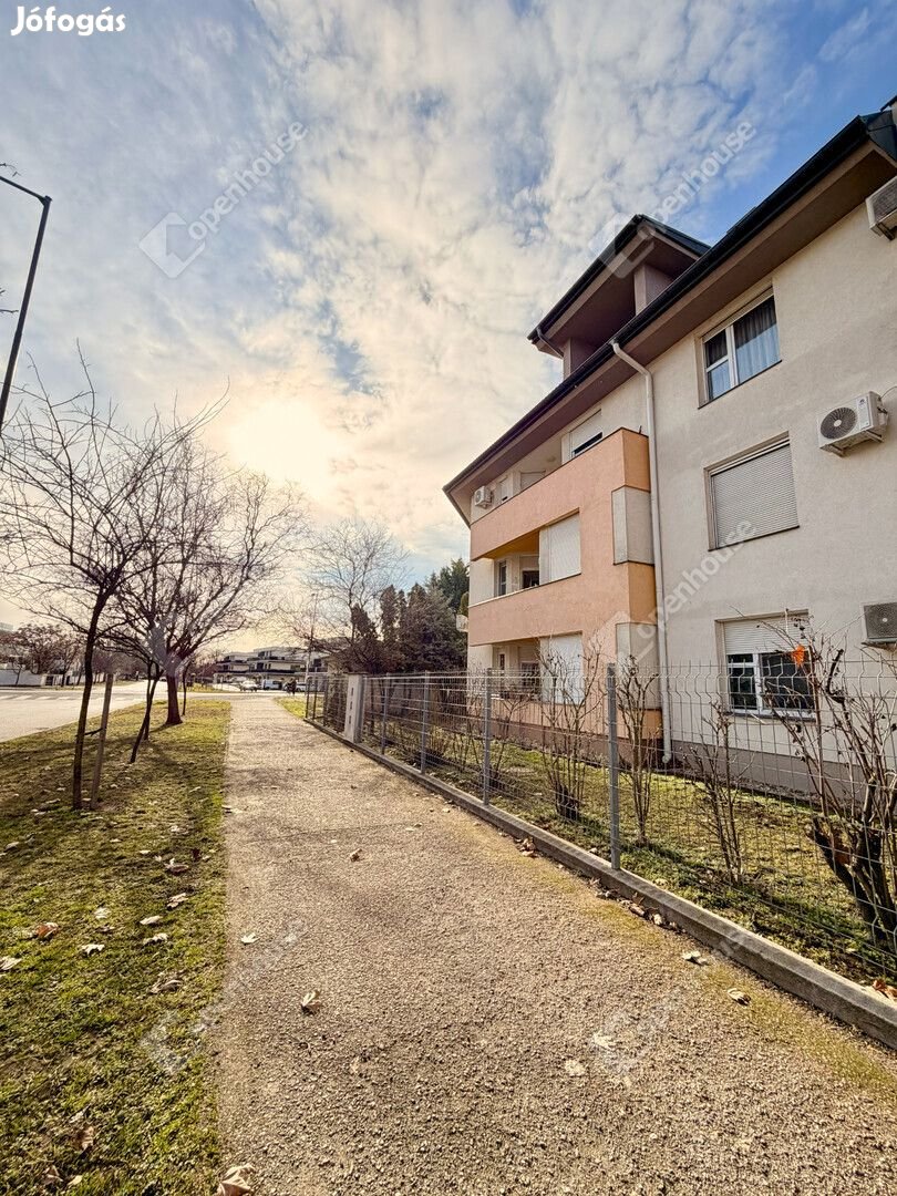 Eladó 55 nm-es lakás Győr