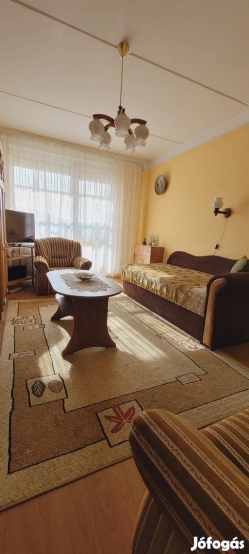 Eladó 55 nm-es lakás a Tizeshonvéd utcában!