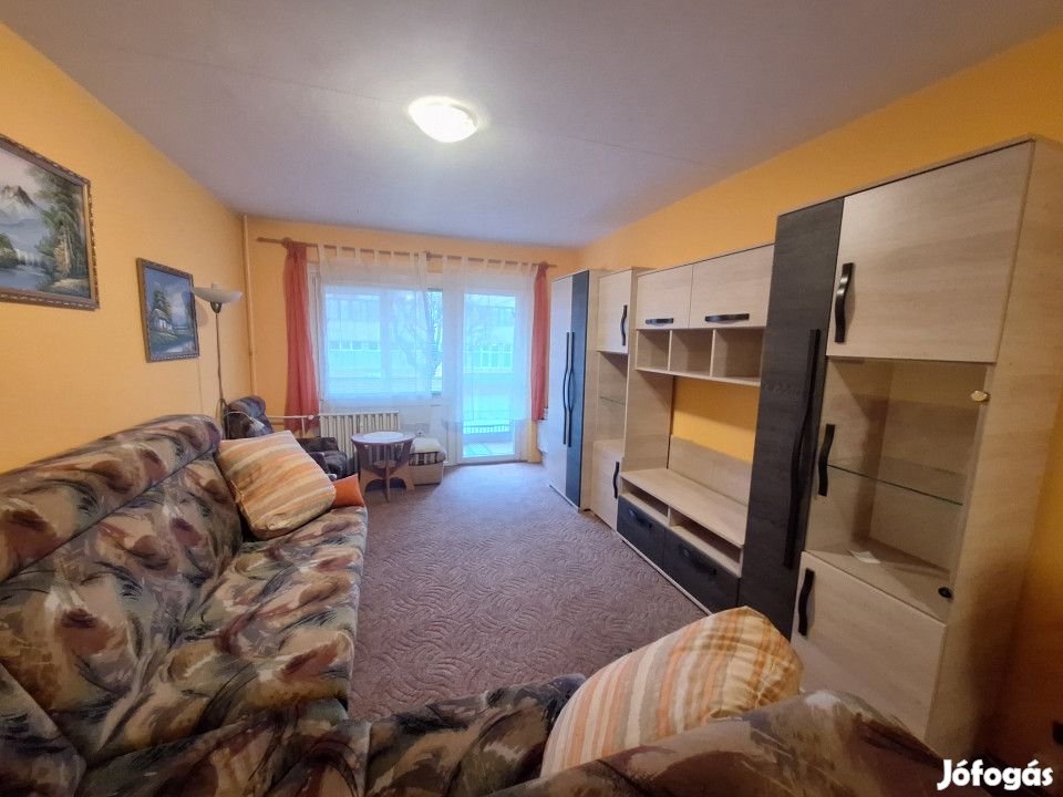 Eladó 55 nm-es panel lakás Hódmezővásárhely Bajcsy-Zsilinszk