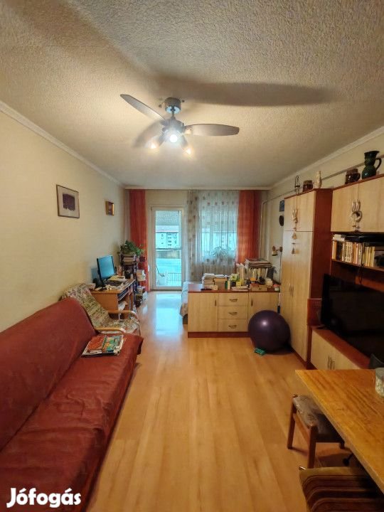 Eladó 55 nm-es panel lakás Szeged Rókusi körút