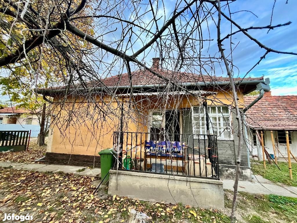 Eladó 56 nm-es ház Jászkisér