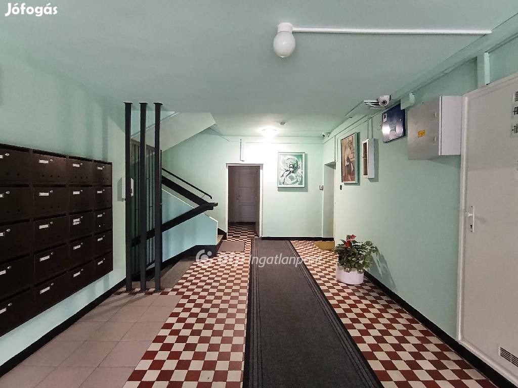 Eladó 57 nm-es Újszerű állapotú panel lakás Budapest XVIII. kerület